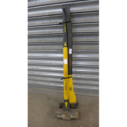 5167 - A 10lb RoughNeck lump hammer and a felling axe