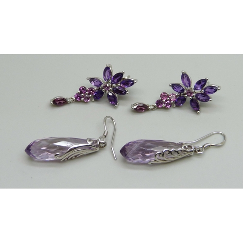 1002 - A pair of silver and amethyst crystal briolette earrings and a pair of silver and amethyst flower de... 