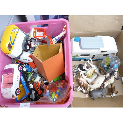 1032 - A box of various Playmobil, 1970s-1990s, a collection of Schleich Germany plastic models of animals,... 