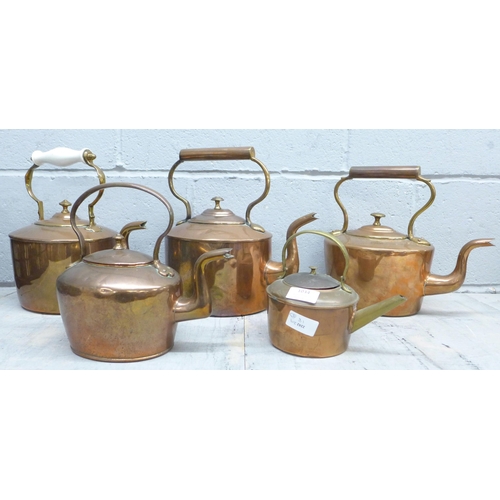 1034 - A collection of five copper kettles **PLEASE NOTE THIS LOT IS NOT ELIGIBLE FOR IN-HOUSE POSTING AND ... 