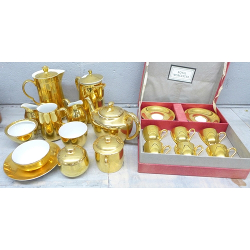 1035 - Royal Worcester gold lustre tea sets **PLEASE NOTE THIS LOT IS NOT ELIGIBLE FOR IN-HOUSE POSTING AND... 