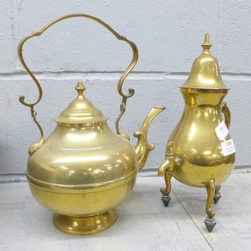 1036 - A brass samovar and a brass kettle **PLEASE NOTE THIS LOT IS NOT ELIGIBLE FOR IN-HOUSE POSTING AND P... 