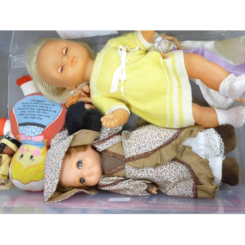 1039 - A box of mixed vintage dolls and a Bernie and bath set **PLEASE NOTE THIS LOT IS NOT ELIGIBLE FOR IN... 