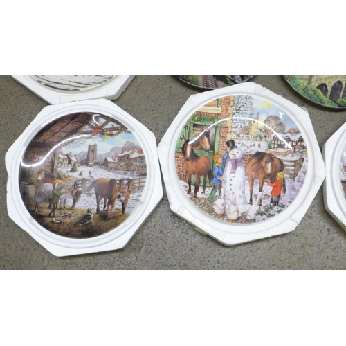 1058 - Limited edition Christmas themed collectors plates and five limited edition train themed collectors ... 