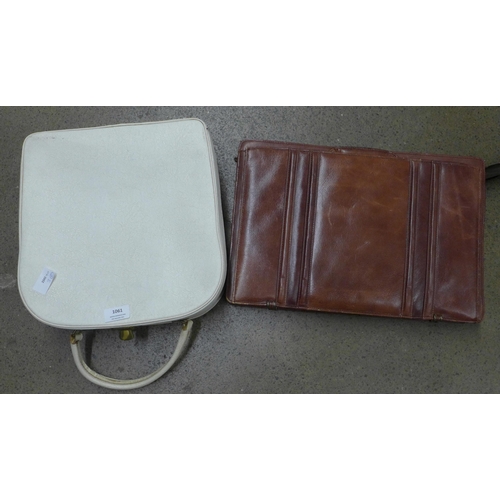 1061 - An Antler vanity case and a leather briefcase **PLEASE NOTE THIS LOT IS NOT ELIGIBLE FOR IN-HOUSE PO... 