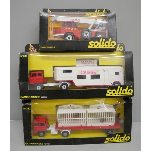 641 - Three boxed Solido model vehicles, all Circus, No 332, 333 and 334; Camion cages, caisse and grue