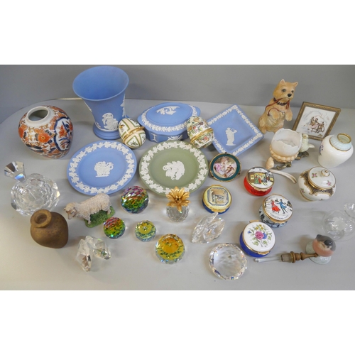 674 - Assorted items; Halycon Days enamel pots, Swarovski crystal animals, Wedgwood Jasperware, etc.