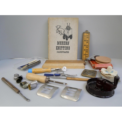 686 - A collection of sewing items including Bakelite rug cutter, three silver thimbles including Charles ... 