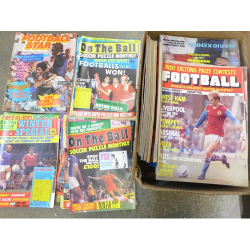 713 - A box of 1970s football soccer magazines including Football Star and Soccer Monthly