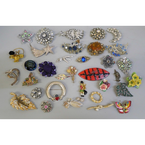 818 - 35 costume brooches