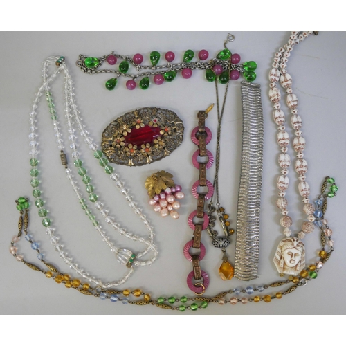 846 - A collection of vintage costume jewellery including Neiger