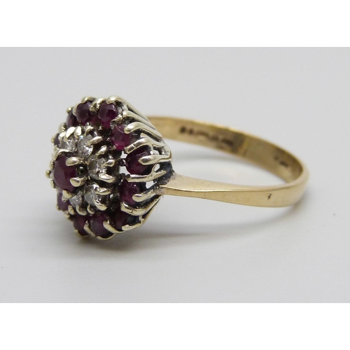 871 - A 9ct gold ruby & diamond cluster ring, 2.8g, M/N