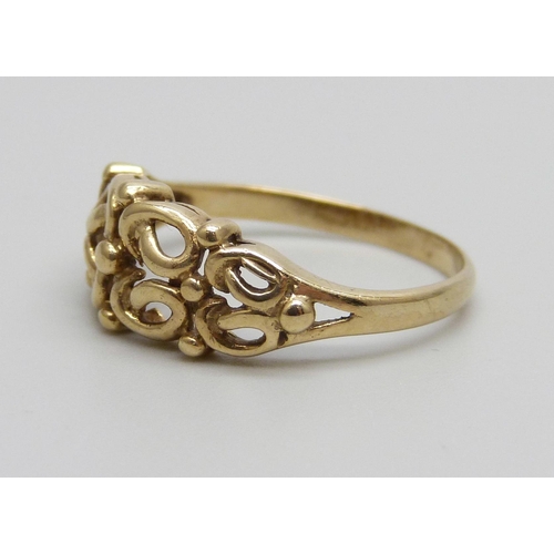 875 - A 9ct gold knot ring, 1.7g, M