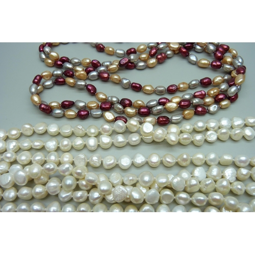 924 - Two long strings of Pearls, 349g