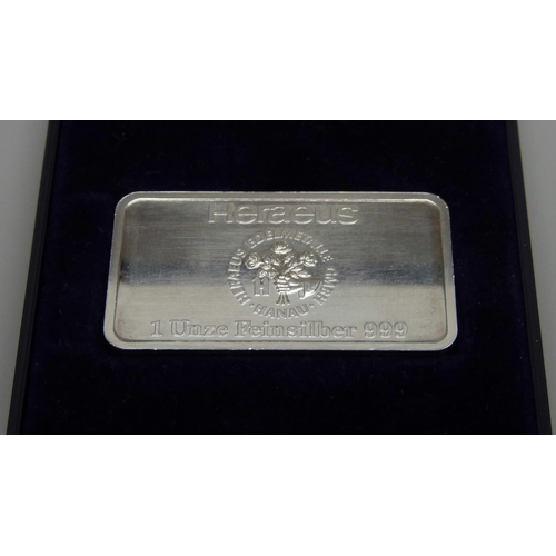 946 - A fine 999 silver Heraeus bar, Bamberg, cased