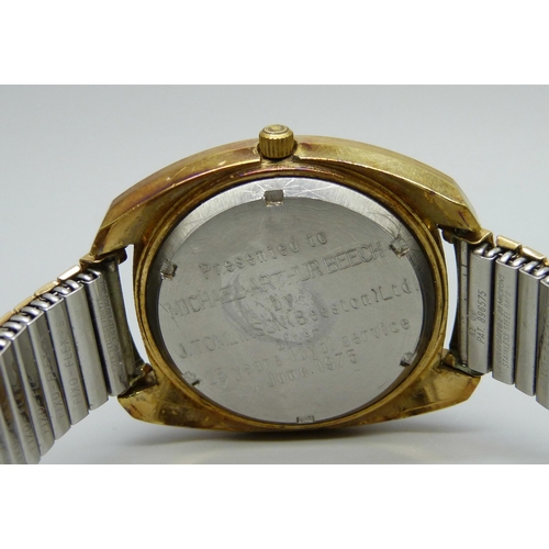 949 - An Omega Electronic F300HZ chronometer wristwatch on a Fixo-Flex bracelet, the case back bares inscr... 