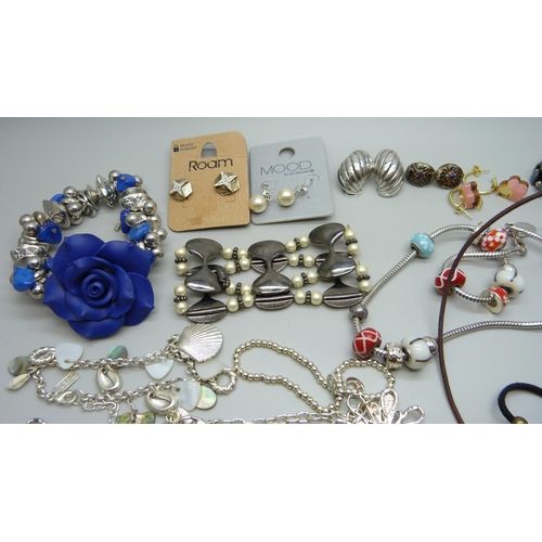 958 - A collection of costume jewellery including Pilgrim, John Richard and Newbridge (17 items)