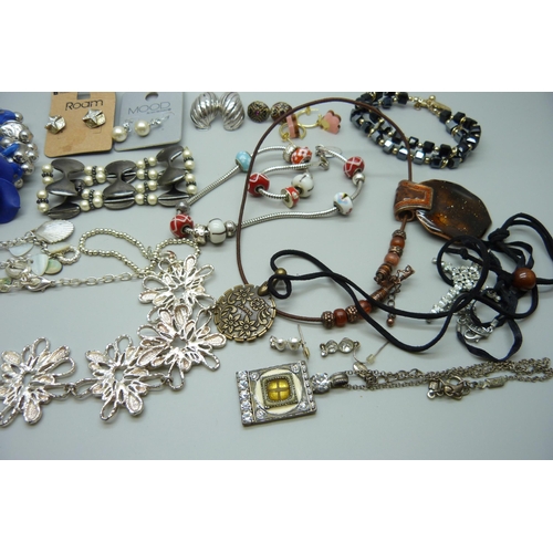 958 - A collection of costume jewellery including Pilgrim, John Richard and Newbridge (17 items)