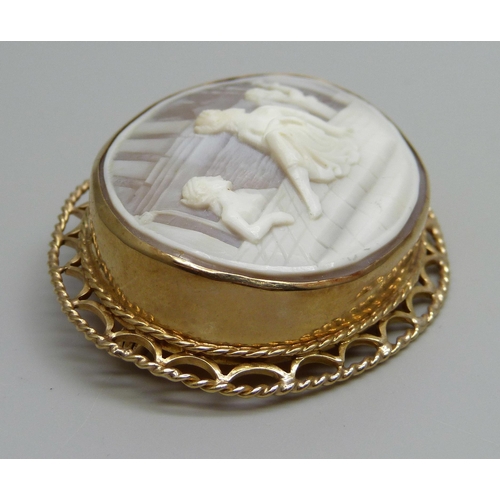 968 - A 9ct gold cameo brooch, 18g, 5.5 x 4.4cm