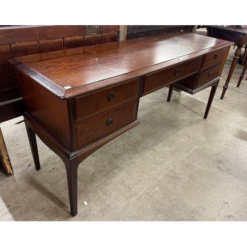 206 - A Stag Minstrel mahogany dressing table