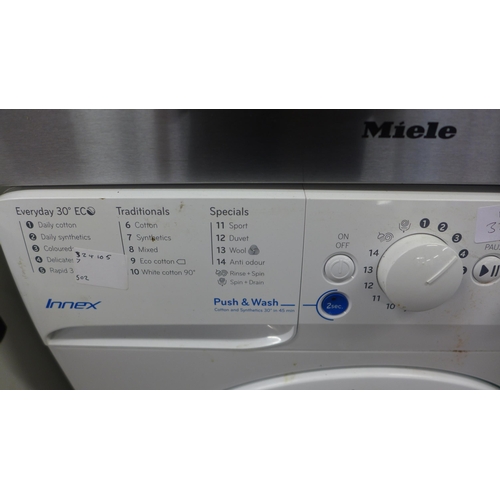 5120 - An Indesit Innex Water Balance Plus 7KG 1200 spin washing machine