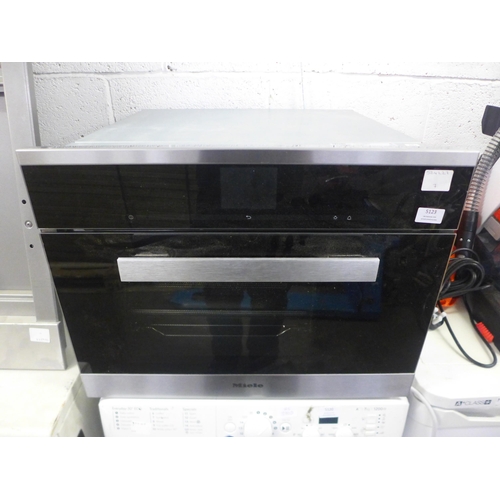 5123 - A Miele DW16600 steam oven