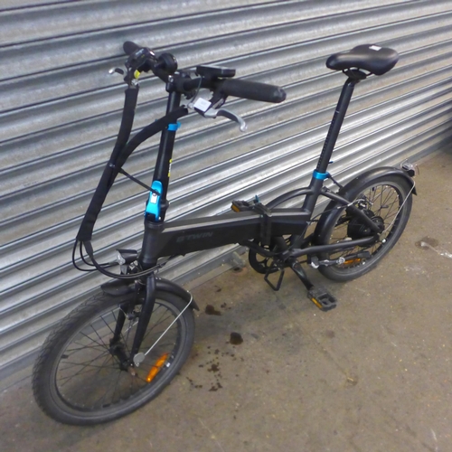 5137 - A BTwin electric assisted folding bike - no battery, key or charger