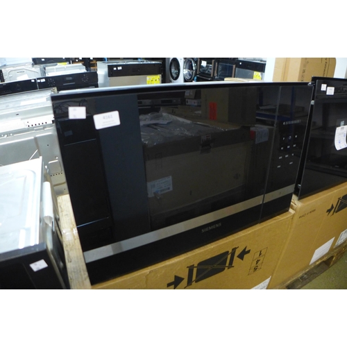 4161 - Siemens buikt in microwave Model No BFS25L (460-74)    * This lot is subject to vat