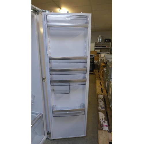 4177 - AEG Integrated Tower Fridge  - Model NoSKE818E1DC, (Transit damage) Original RRP £832.50  + vat (460... 