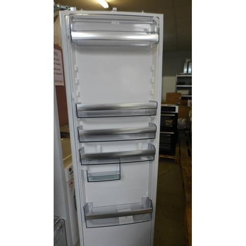 4180 - AEG Integrated Tower Fridge - Model NoSKE818E1DC, Original RRP £832.50  + vat (460-160)    * This lo... 