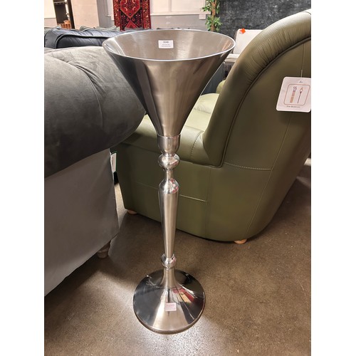 3048 - A chrome champagne stand