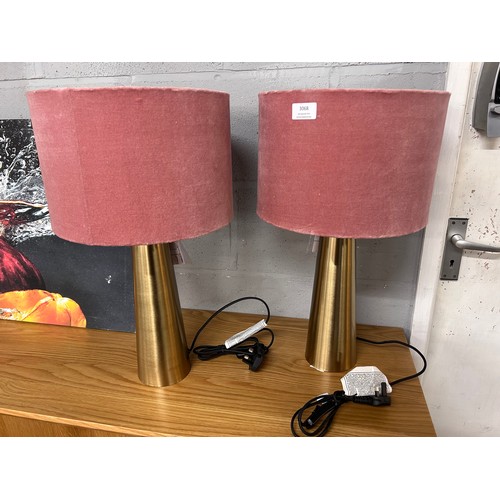 3068 - Brass table lamps, pair, with pink velvet shades