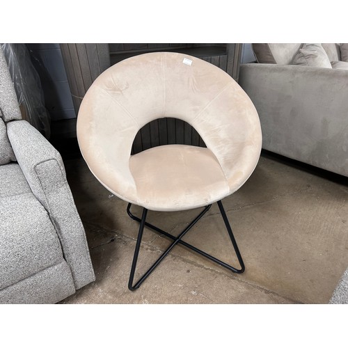 3088A - An Aquilla chair in beige