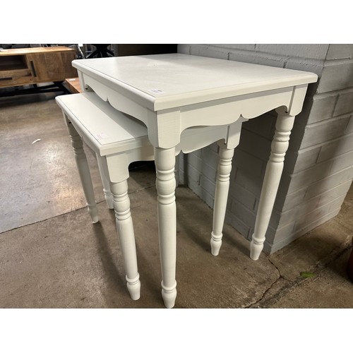 3059 - A white nest of tables