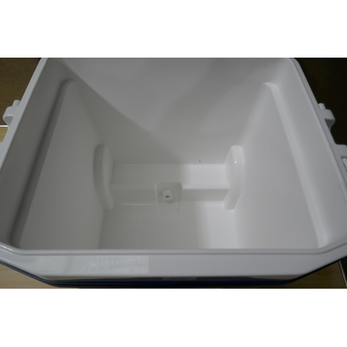 6193 - Igloo 28L Wheeled Cooler    (335-571) *This lot is subject to Vat