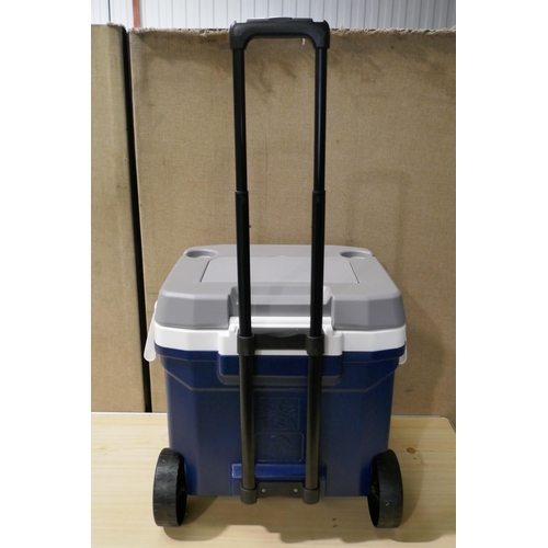 6193 - Igloo 28L Wheeled Cooler    (335-571) *This lot is subject to Vat