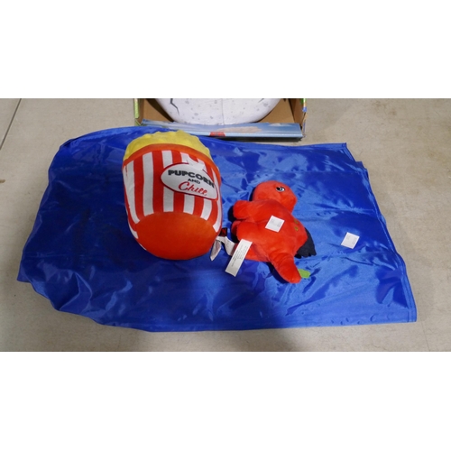 6278 - Dino Crew Dog Toy and Cool Club Dog Cooling Mat     (335-34,512) *This lot is subject to Vat