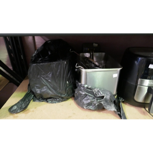 6332 - Quantity of Scrap items to include: 3 x Gourmia Air Fryers, 2 x Tefal Fryers, etc.  (335-43-45,73-74... 