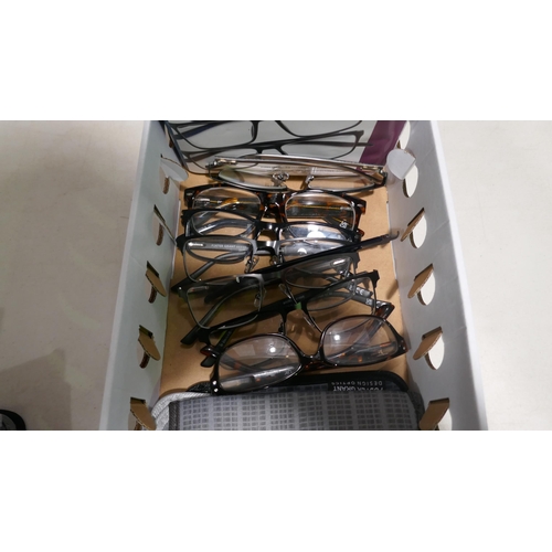 6075 - A Large quantity of Fgx Ladies and Mens glasses with Cases: Mixed Strength (335-598-606) *This lot i... 