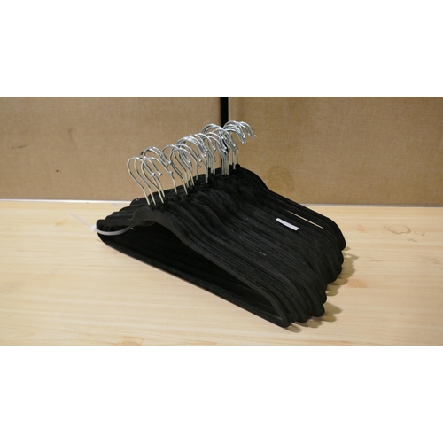 6141 - 30 Flocked Coat Hangers (335-623) *This lot is subject to Vat