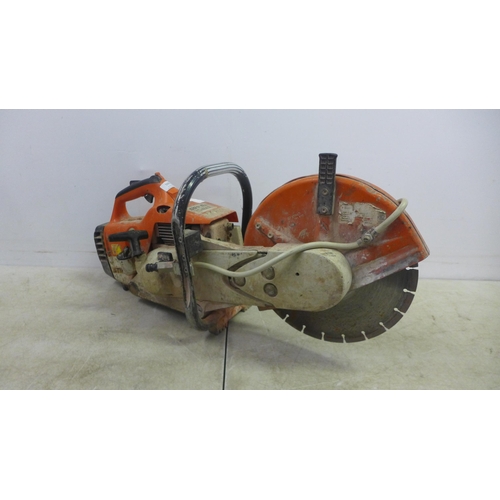 5002 - A Stihl TS400 petrol driven stone cut off saw