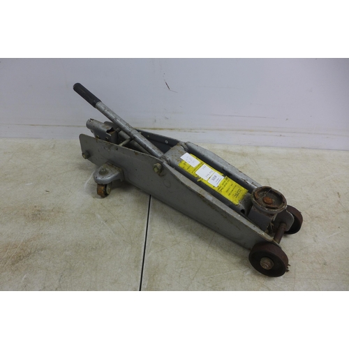 5018 - An Elpec 2 tonne hydraulic trolley jack