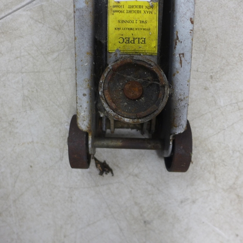 5018 - An Elpec 2 tonne hydraulic trolley jack