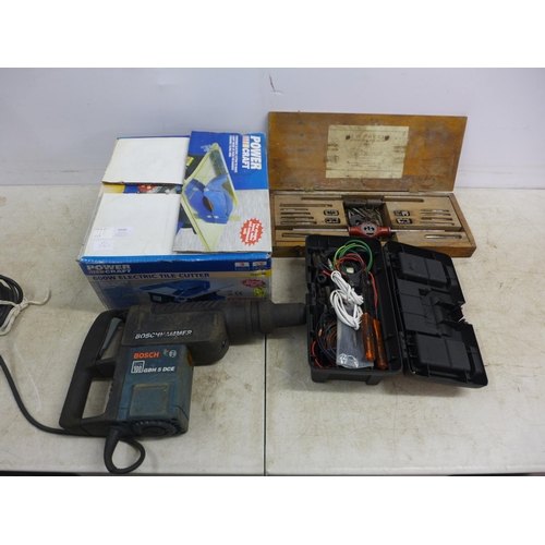 5020 - A quantity of tools including a Bosch GBH DCE 110v hammer drill, a vintage tap and die tool set, a P... 