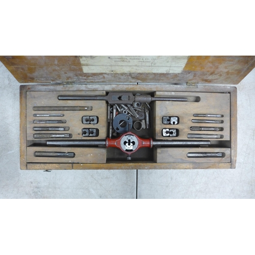 5020 - A quantity of tools including a Bosch GBH DCE 110v hammer drill, a vintage tap and die tool set, a P... 