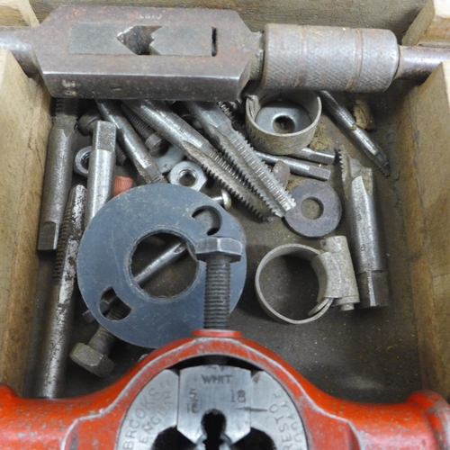 5020 - A quantity of tools including a Bosch GBH DCE 110v hammer drill, a vintage tap and die tool set, a P... 