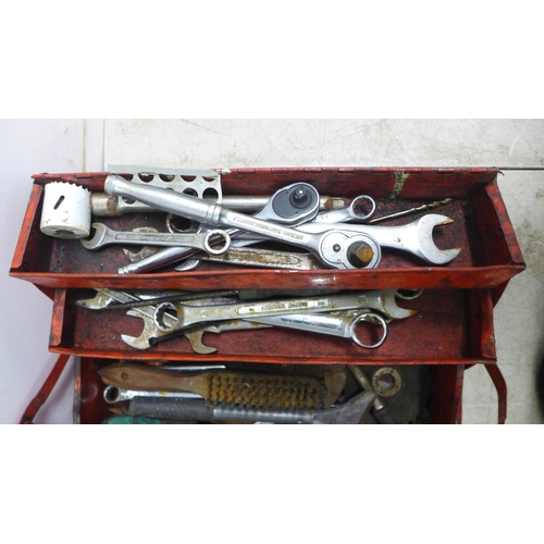 5027 - A red metal cantilever tool box with assorted tools including sockets, wrenches, screwdrivers, etc