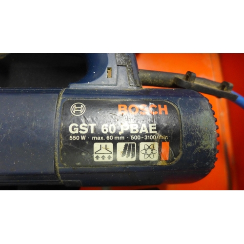 5030 - A JCB D-C5 230V, circular saw, a Bosch G-ST 60 PBAF jigsaw and a Black and Decker HG 991 heat gun