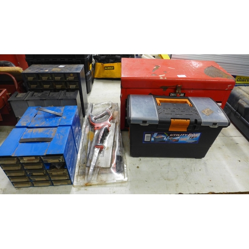 5035 - A large red metal Challenge tool box containing assorted hand tools and other items, a 16