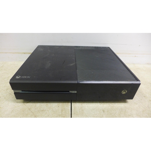 5061 - An Xbox One with Xbox One wireless controller, an Xbox 360s with wireless Xbox controller and an Xbo... 